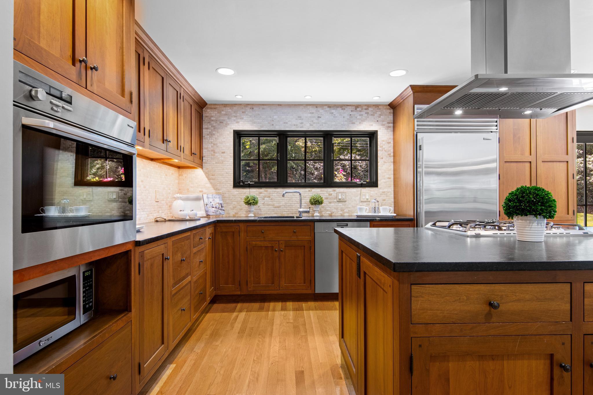 574 Timber Lane Devon, PA 19333 - Photo 40 of 71 High end stainless appliances