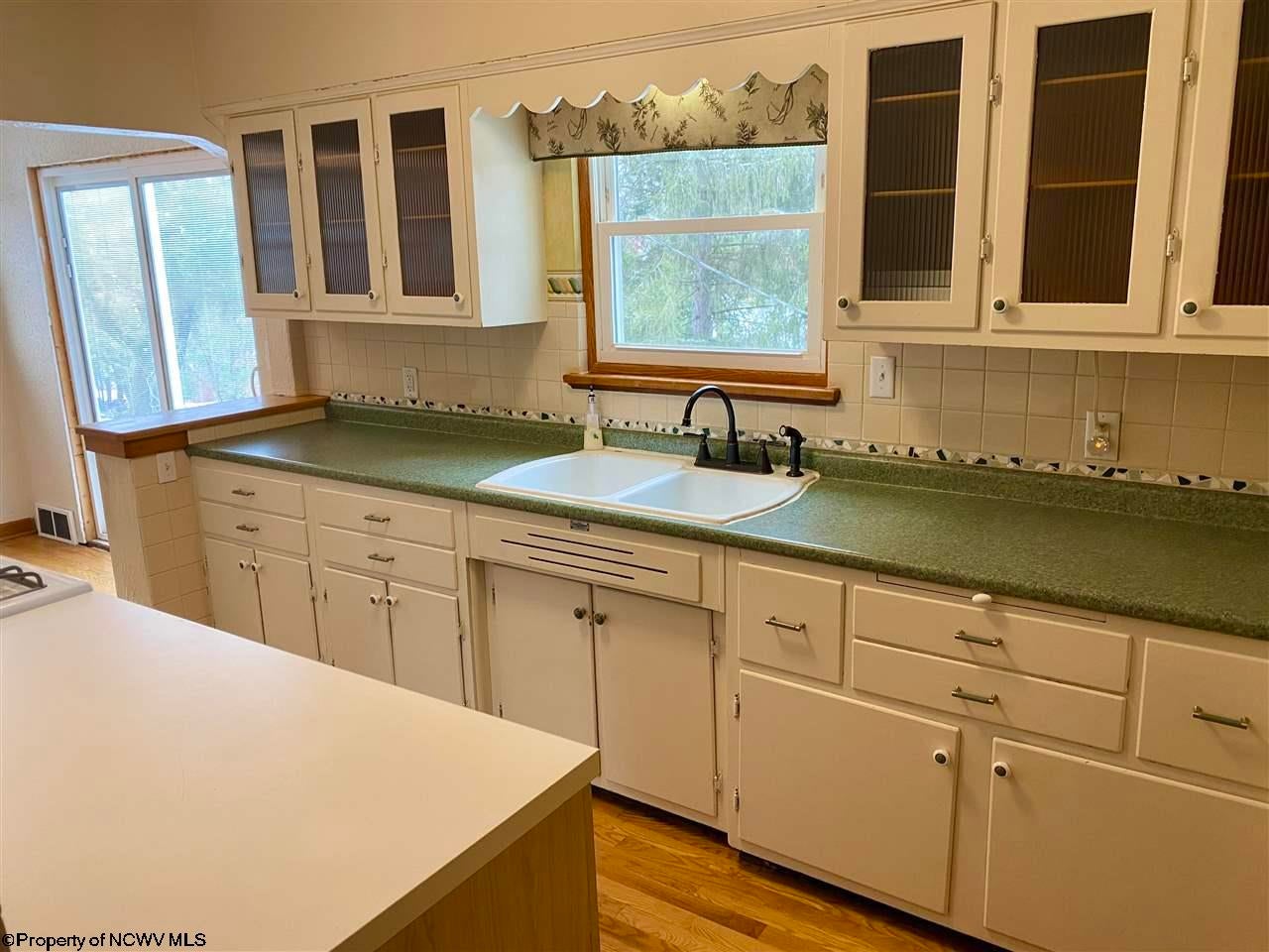 1371 Overhill Road Fairmont, WV 26554 - Photo 3 of 20 Gallery Image 3