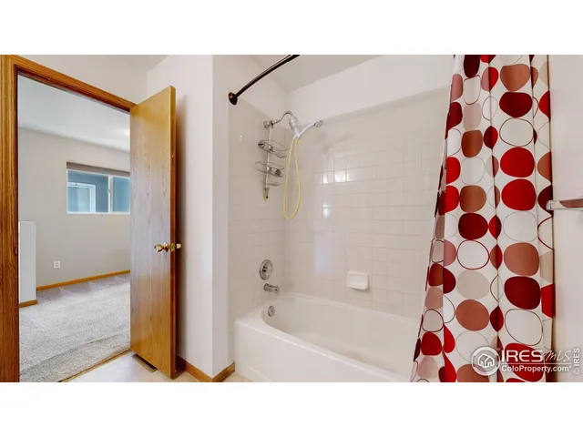 a black and white photo of a living room