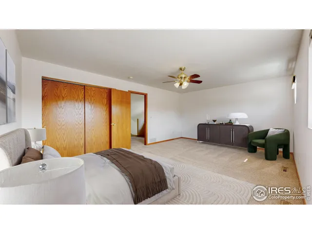 a black and white photo of a living room
