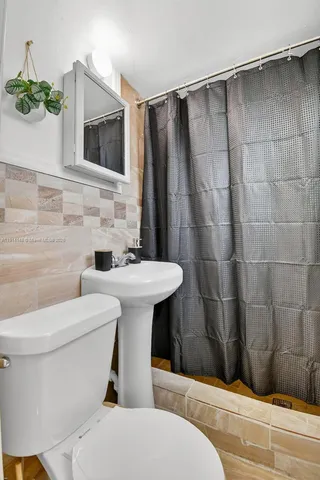 $549,999 | 643 Northeast 130th Street, North Miami, FL 33161