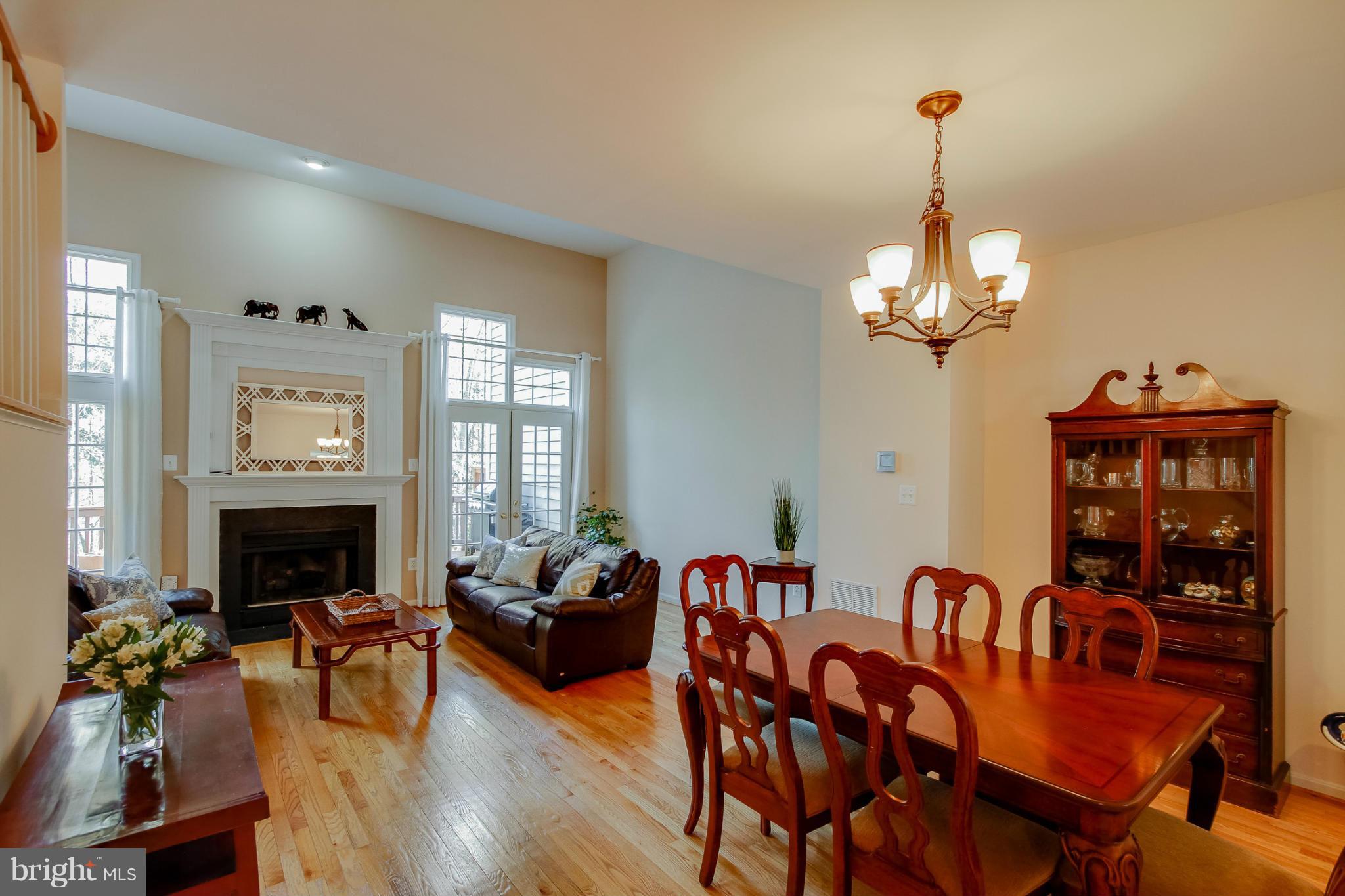 1269 Weatherstone Court Reston, VA 20194 - Photo 1 of 25 Living Room