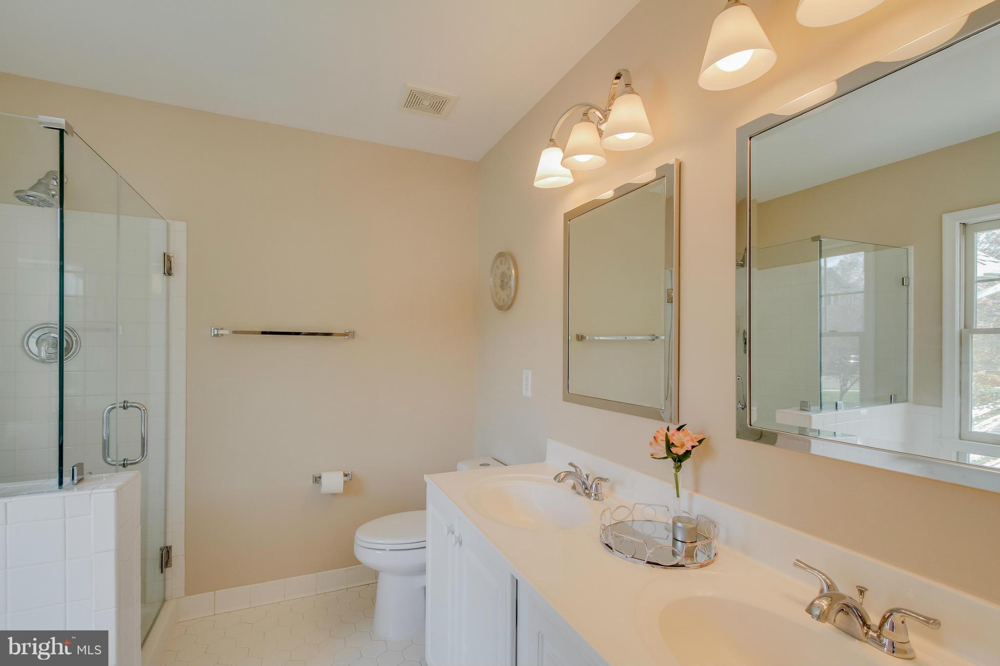 1269 Weatherstone Court Reston, VA 20194 - Photo 12 of 25 Bath (Master)