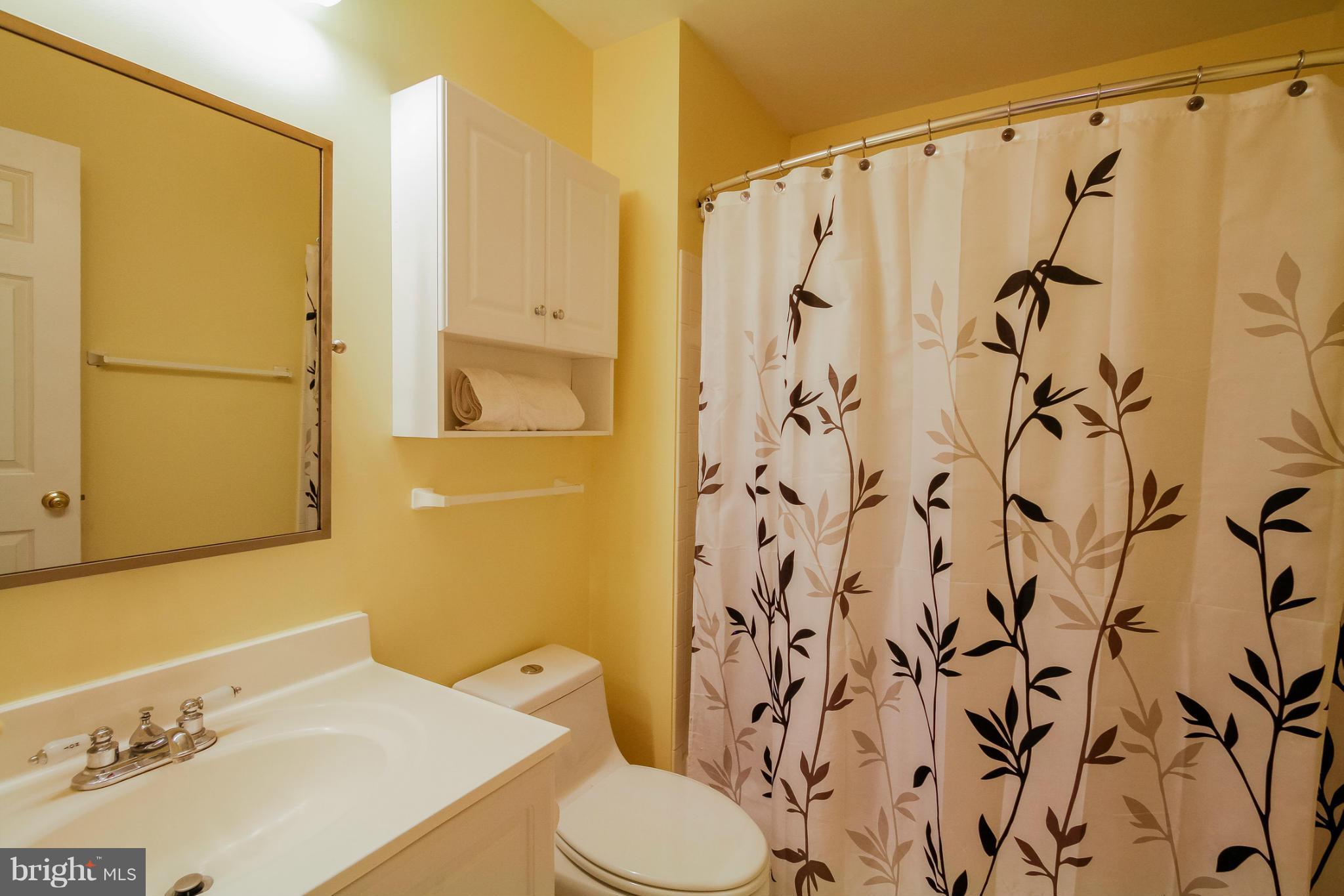1269 Weatherstone Court Reston, VA 20194 - Photo 15 of 25 Bath