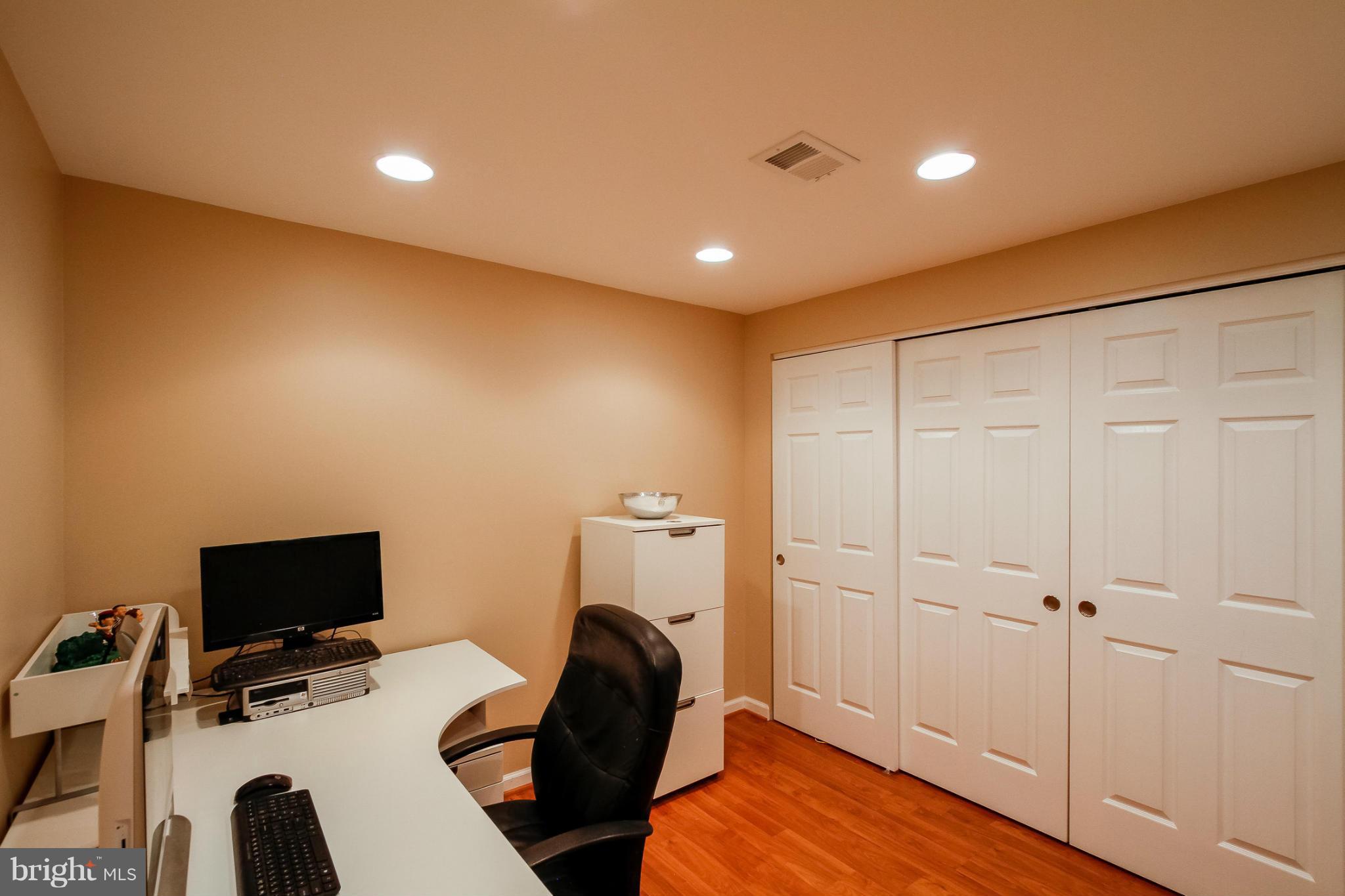 1269 Weatherstone Court Reston, VA 20194 - Photo 18 of 25 Office Space!