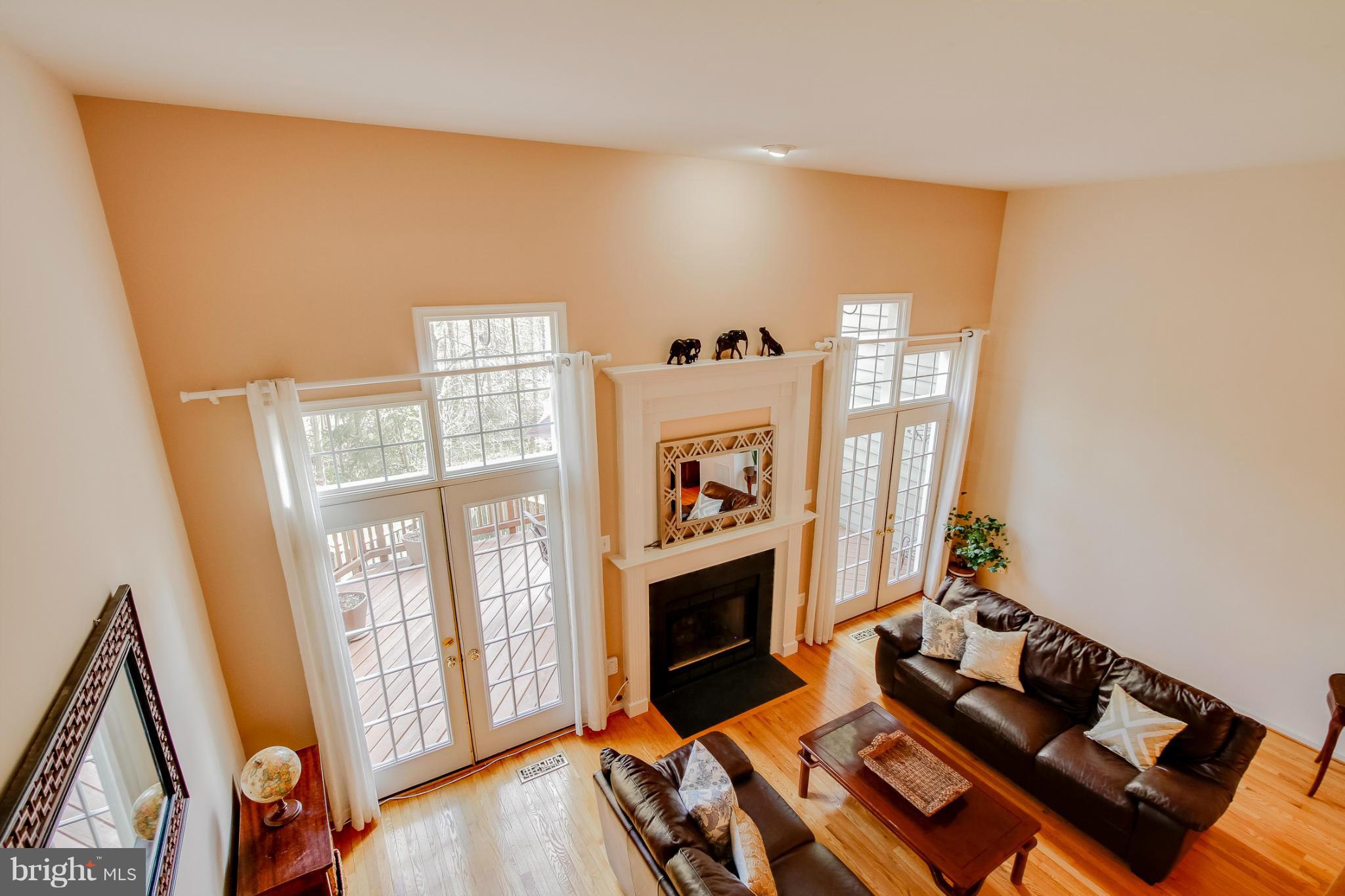 1269 Weatherstone Court Reston, VA 20194 - Photo 3 of 25 1.5 Story Living Room