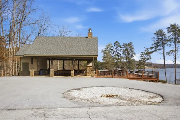 $750,000 | 135 McAlister Road, West Union, SC 29696