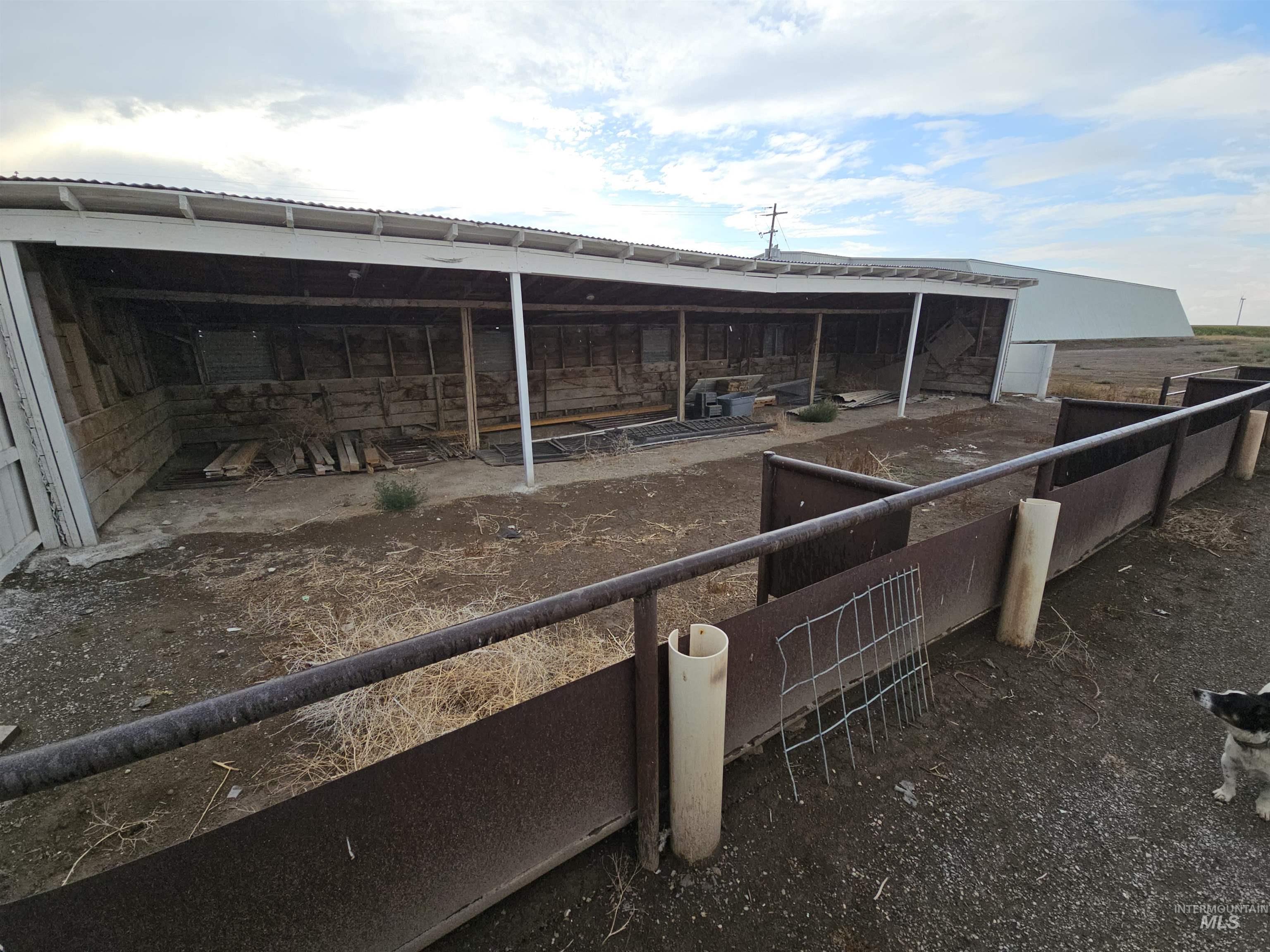 650 West 800 S Road Burley, ID 83318 - Photo 20 of 31 View of outdoor structure featuring an exterior structure