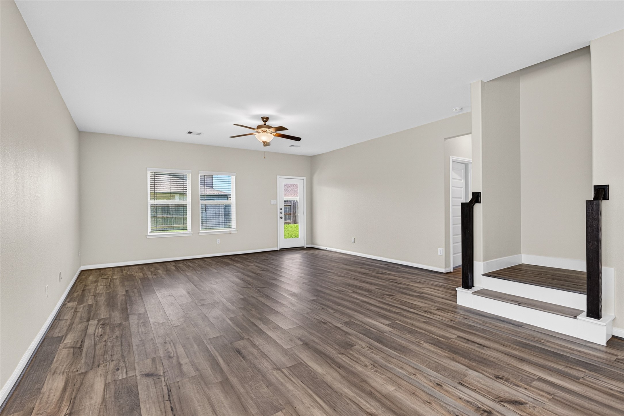 927 Cloverdale Drive Rosharon, TX 77583 - Photo 22 of 46