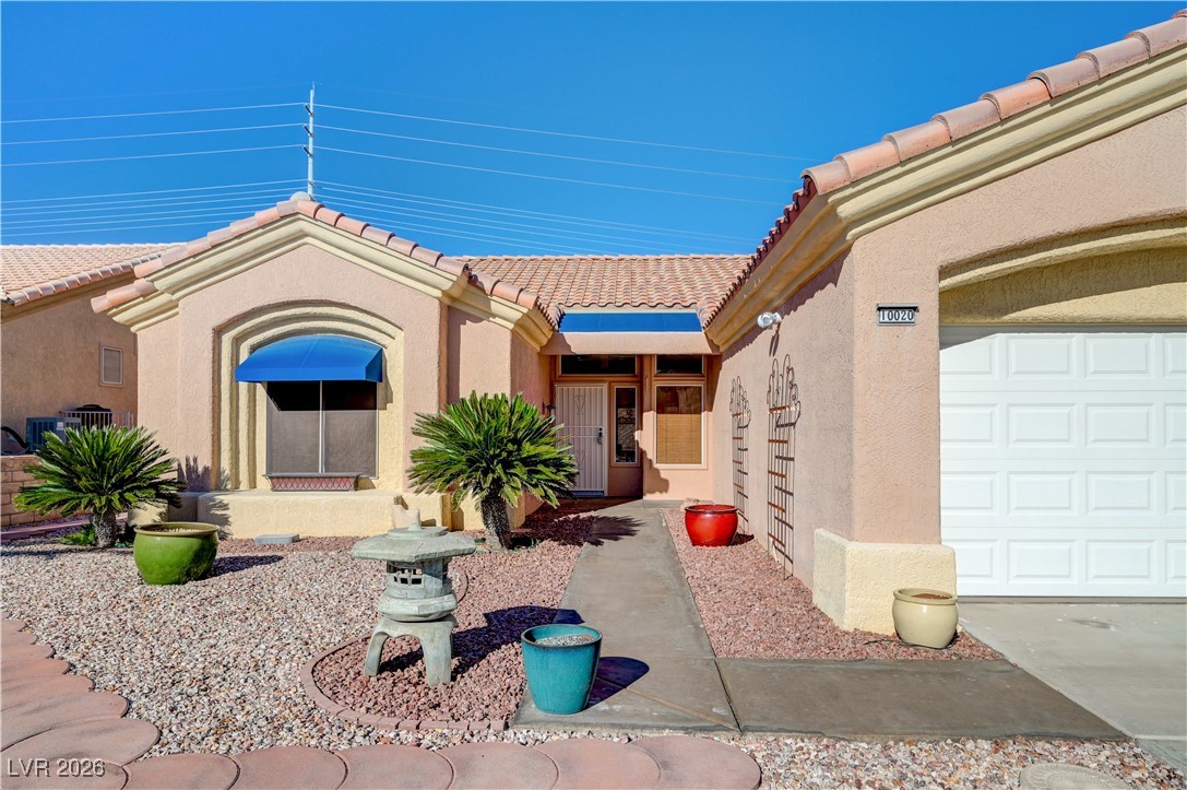 10020 Villa Ridge Drive Las Vegas, NV 89134 - Photo 3 of 47