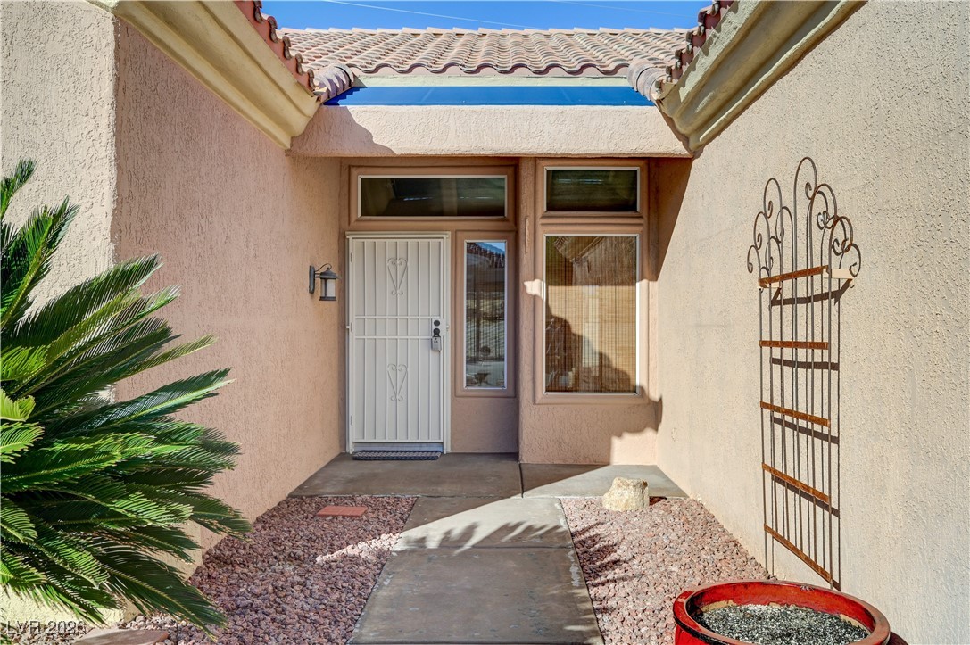 10020 Villa Ridge Drive Las Vegas, NV 89134 - Photo 5 of 47