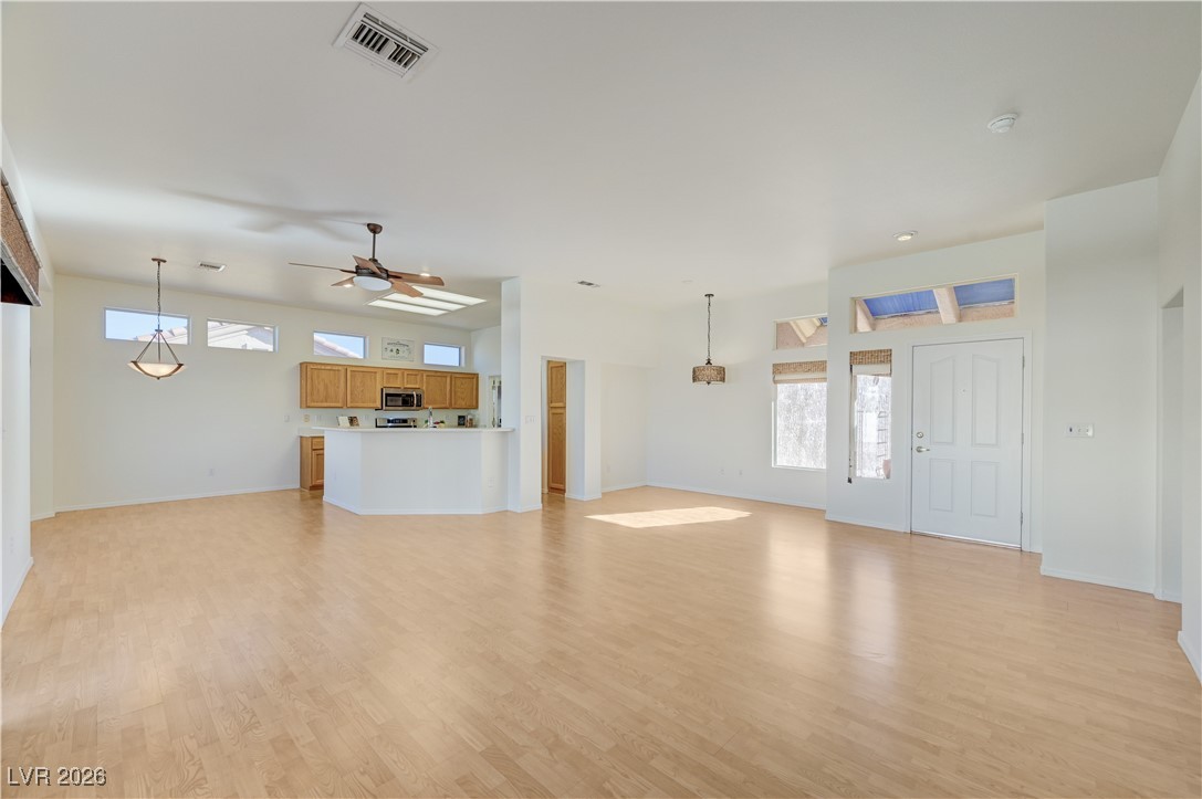 10020 Villa Ridge Drive Las Vegas, NV 89134 - Photo 7 of 47