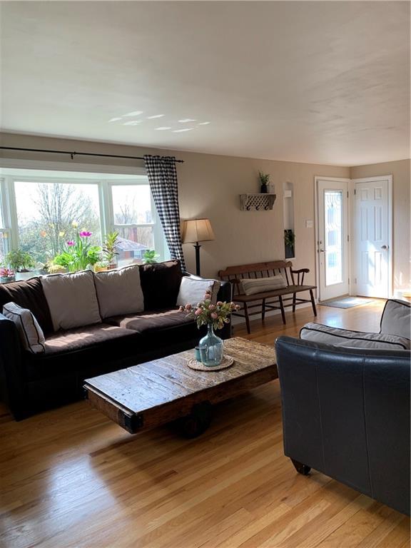 1161 Varner Road Pittsburgh, PA 15227 - Photo 4 of 24 Gallery Image 4