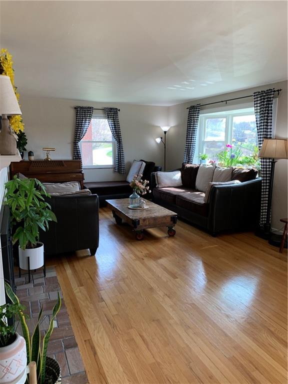 1161 Varner Road Pittsburgh, PA 15227 - Photo 5 of 24 Gallery Image 5