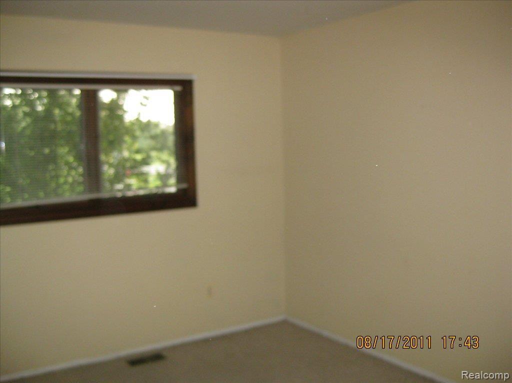44270 Proctor Road Canton, MI 48188 - Photo 6 of 9 018