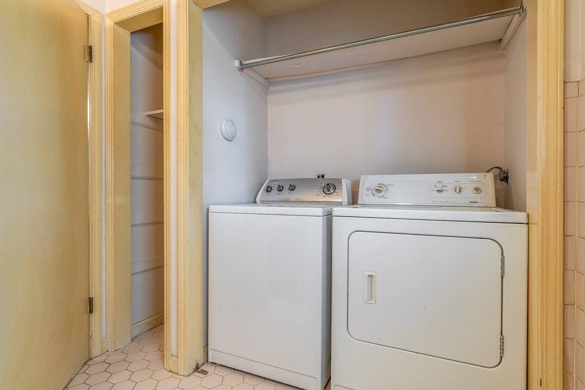 6237 Brunswick Road Arlington, TN 38002 - Photo 18 of 25 a utility room with dryer and washer