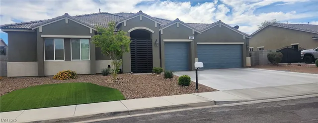 $899,990 | 381 East Rancho Drive, Henderson, NV 89015