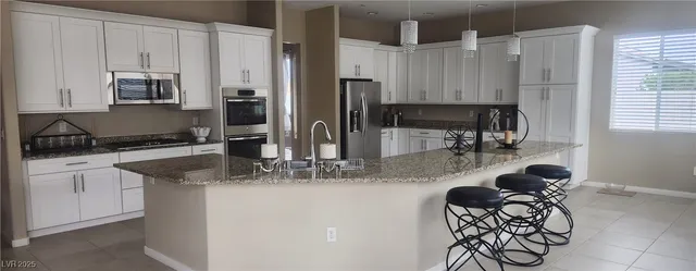 $899,990 | 381 East Rancho Drive, Henderson, NV 89015