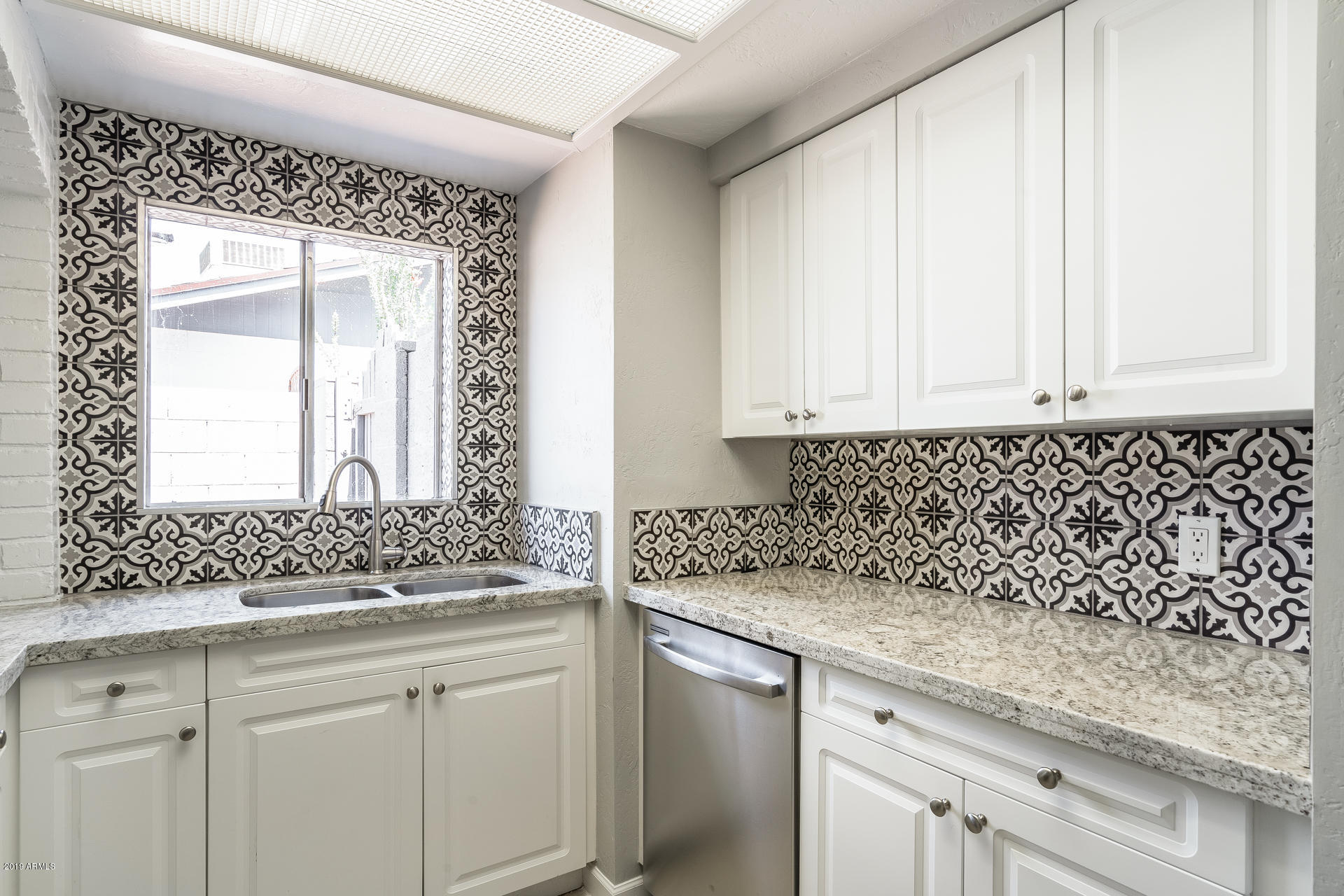 208 West Wagoner Road Phoenix, AZ 85023 - Photo 11 of 35 ChaseCapture-16
