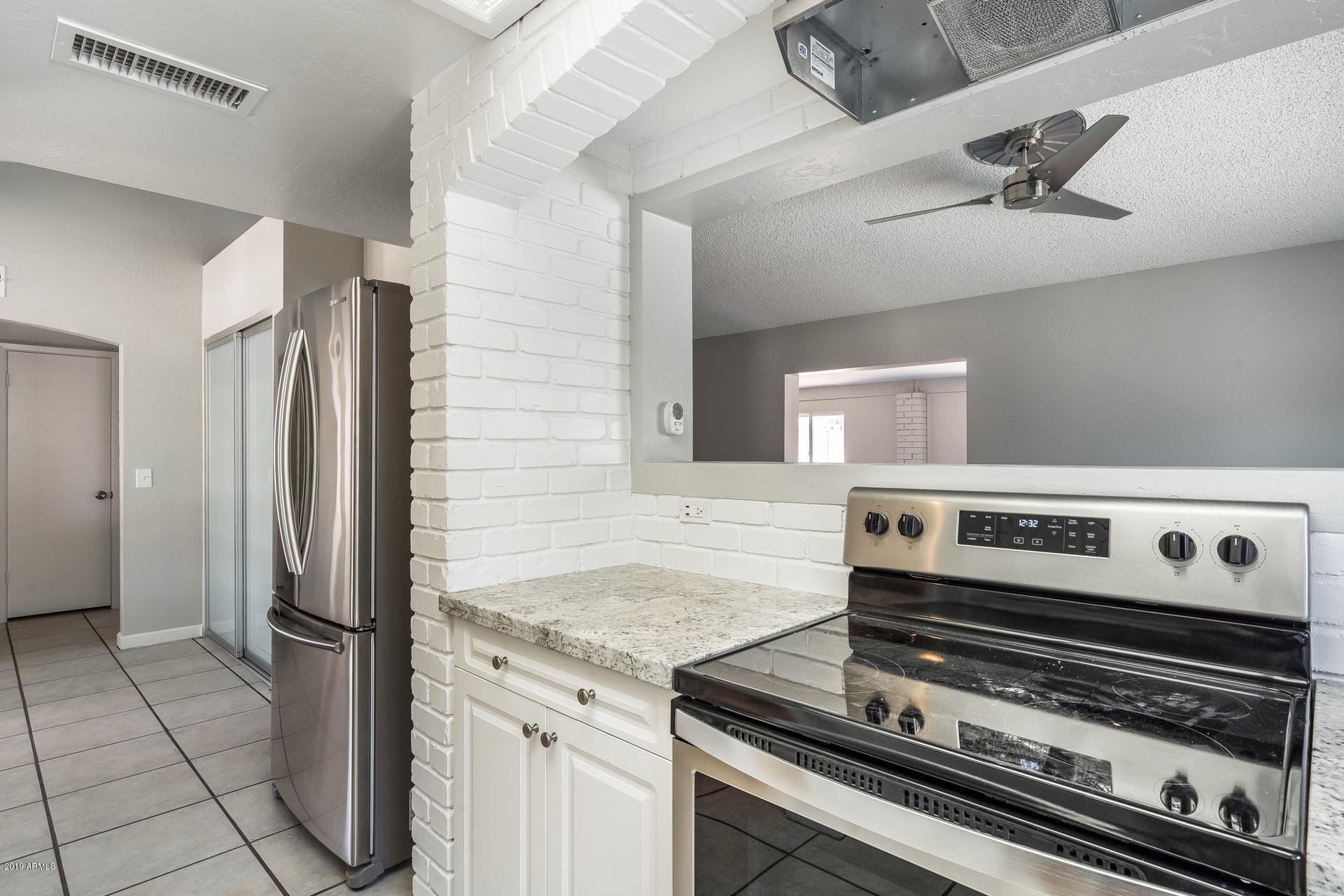 208 West Wagoner Road Phoenix, AZ 85023 - Photo 12 of 35 ChaseCapture-17