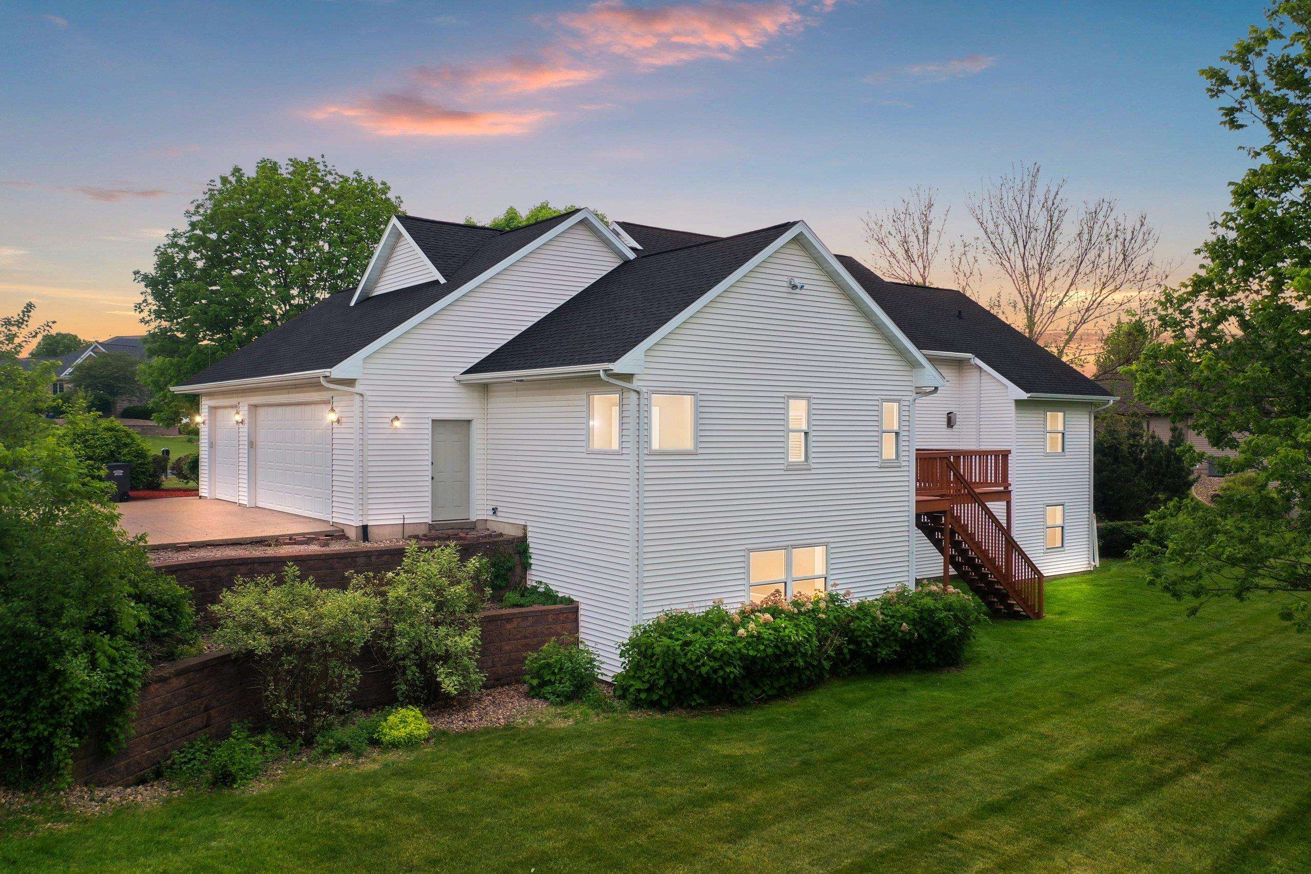 W7436 Ridgeside Drive Neenah, WI 54956 - Photo 2 of 57