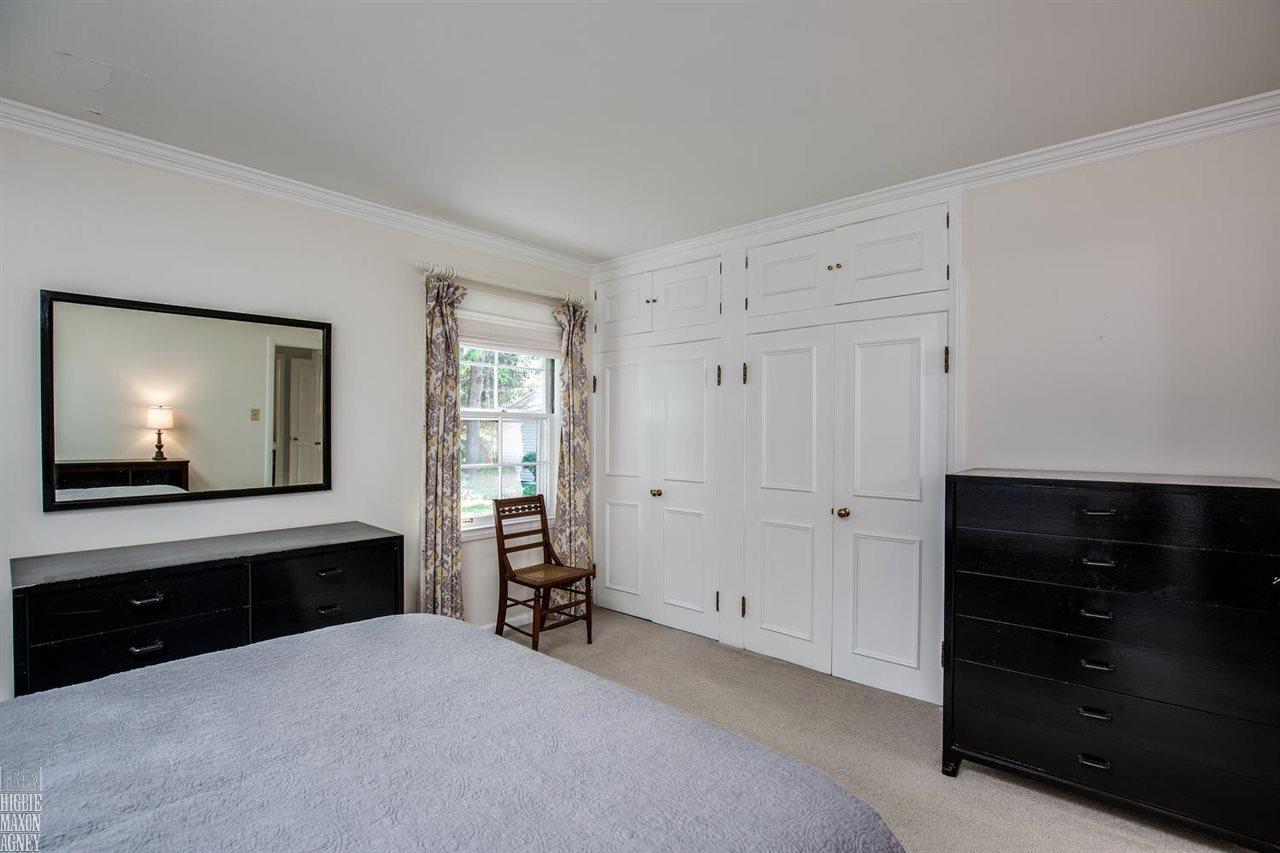 316 Lothrop Road Grosse Pointe, MI 48236 - Photo 12 of 26 31299898-11.JPG
