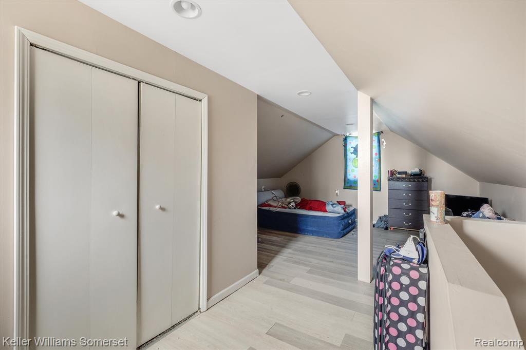 8329 Rivard Avenue Warren, MI 48089 - Photo 14 of 21