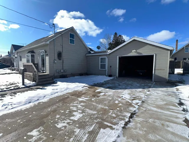 $110,000 | 1212 Hawthorne Street, Two Rivers, WI 54241