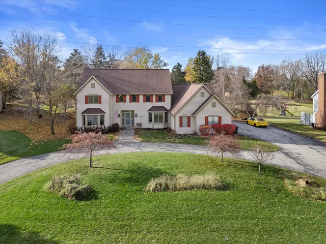 $780,000 | 1825 Derrin Lane, Brookfield, WI 53045