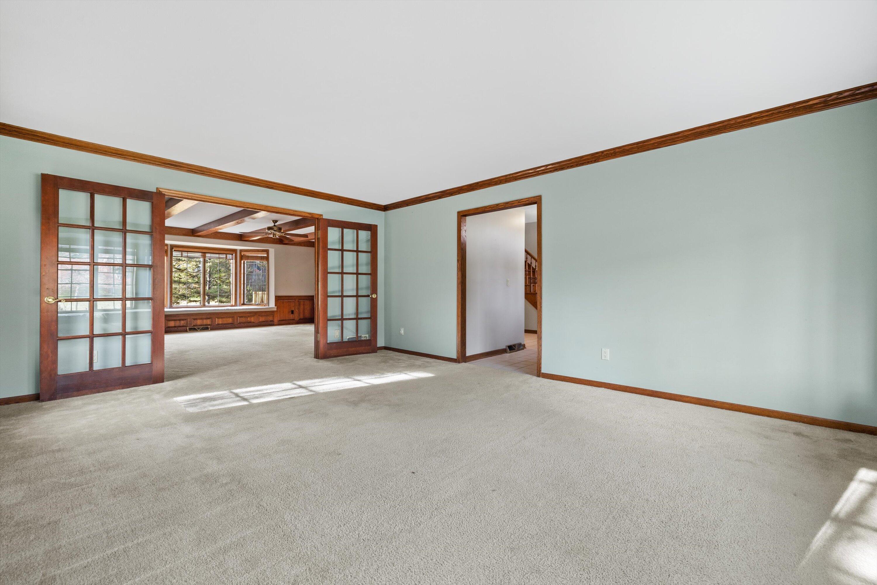 1825 Derrin Lane Brookfield, WI 53045 - Photo 9 of 72 LR Main Level