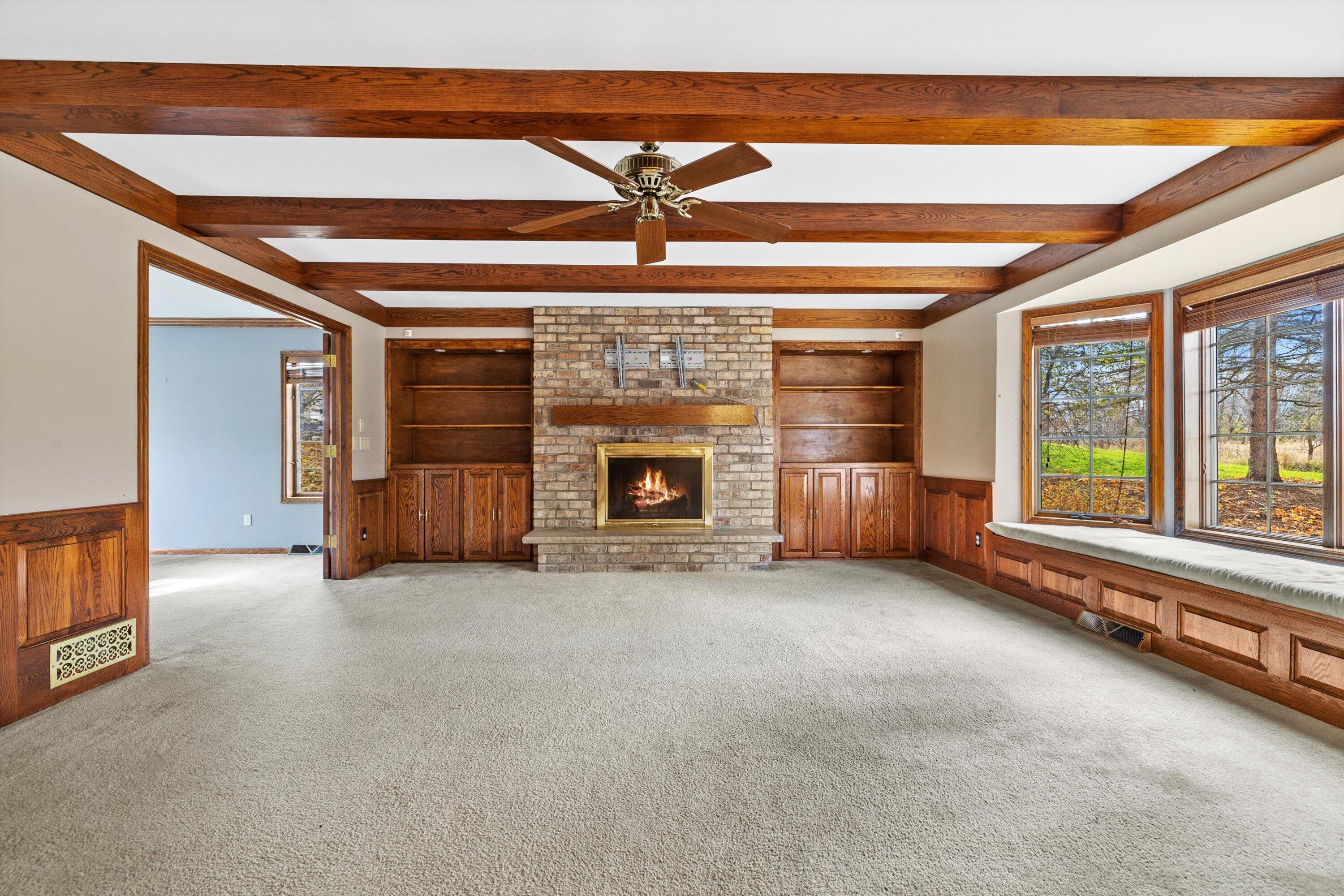 1825 Derrin Lane Brookfield, WI 53045 - Photo 12 of 72 Family Room Living Room Combo