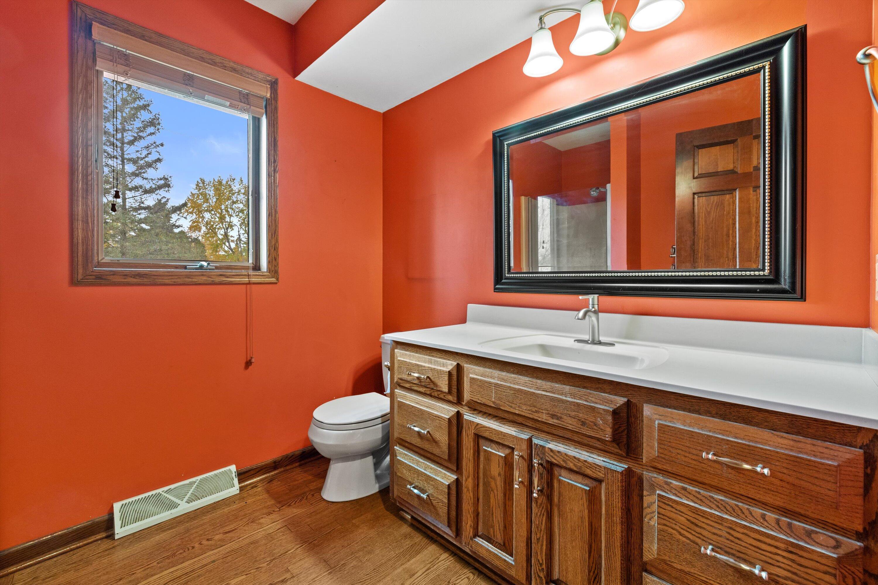 1825 Derrin Lane Brookfield, WI 53045 - Photo 22 of 72 Bathroom Full Main Level