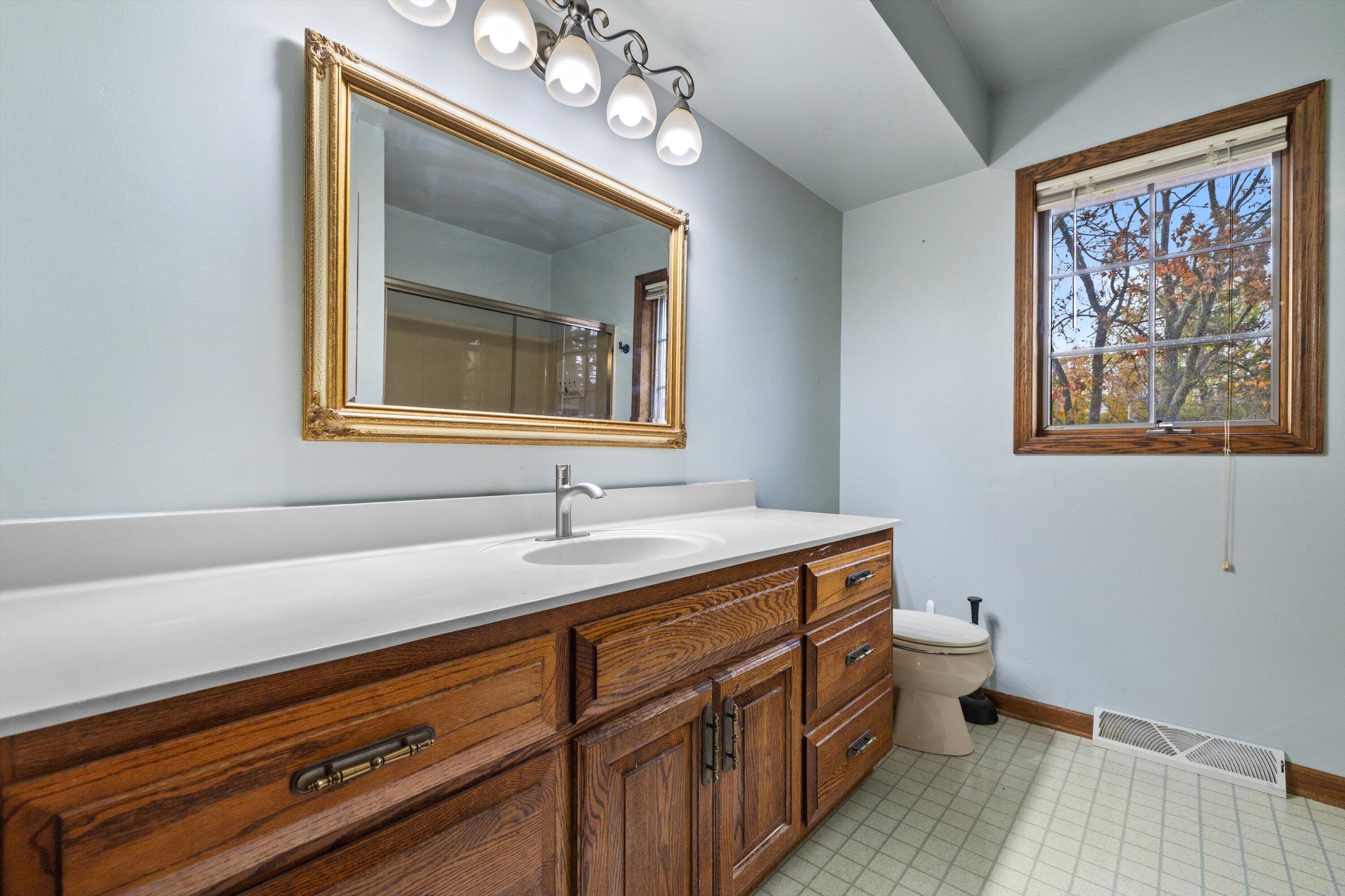 1825 Derrin Lane Brookfield, WI 53045 - Photo 35 of 72 Full Bath UL