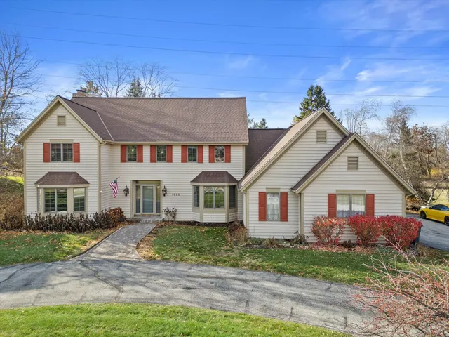$780,000 | 1825 Derrin Lane, Brookfield, WI 53045