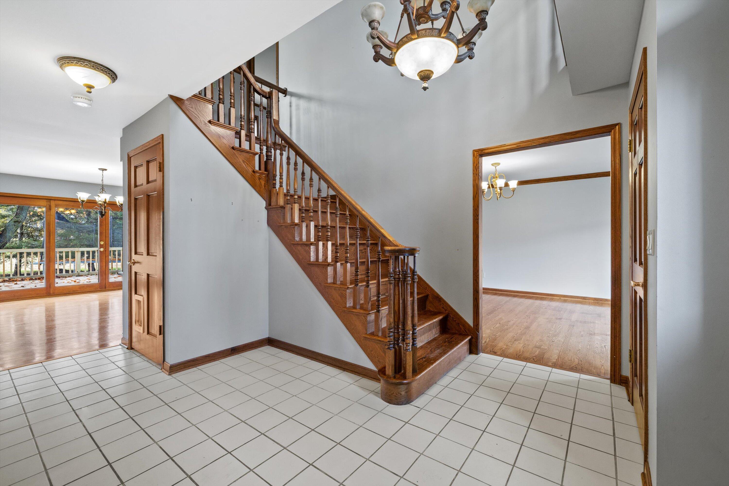 1825 Derrin Lane Brookfield, WI 53045 - Photo 55 of 72 Foyer