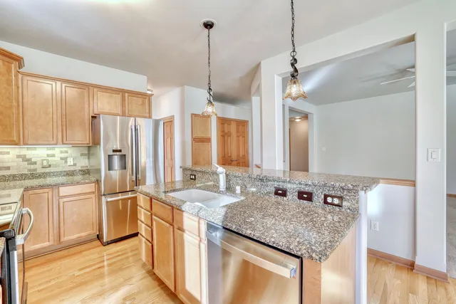 $524,900 | N52-w35347 Lighthouse Lane, Oconomowoc, WI 53066