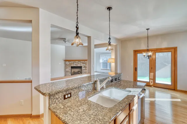 $524,900 | N52-w35347 Lighthouse Lane, Oconomowoc, WI 53066