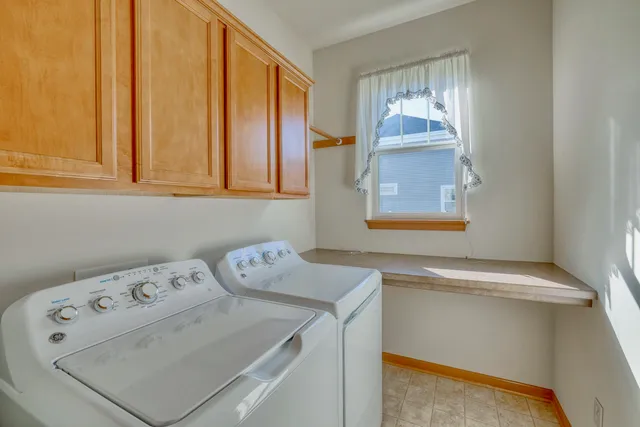 $524,900 | N52-w35347 Lighthouse Lane, Oconomowoc, WI 53066