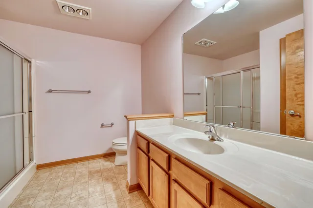 $524,900 | N52-w35347 Lighthouse Lane, Oconomowoc, WI 53066