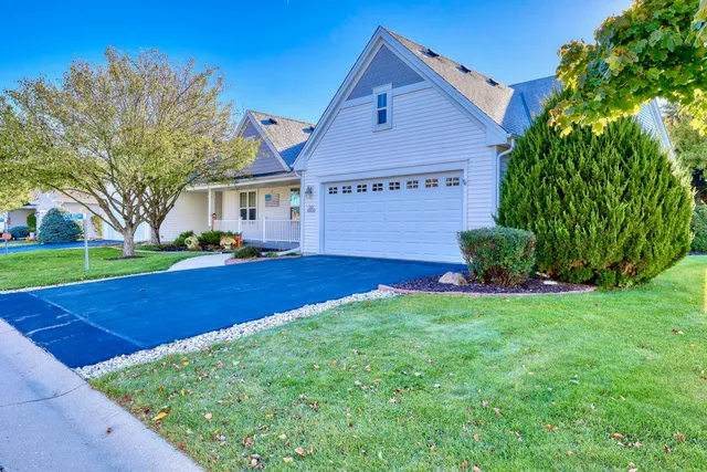 $524,900 | N52-w35347 Lighthouse Lane, Oconomowoc, WI 53066