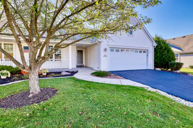 $524,900 | N52-w35347 Lighthouse Lane, Oconomowoc, WI 53066