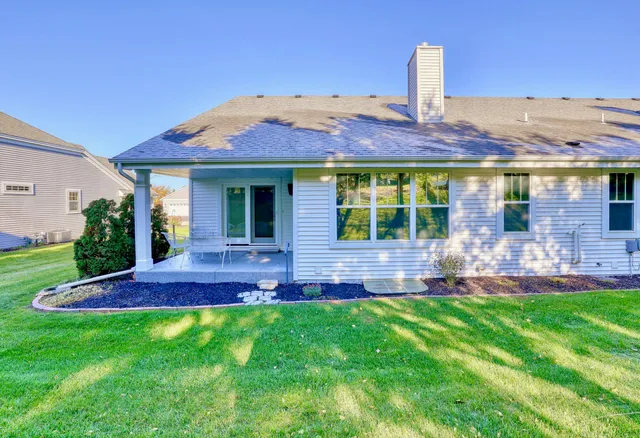 $524,900 | N52-w35347 Lighthouse Lane, Oconomowoc, WI 53066