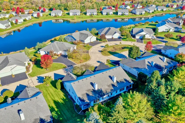 $524,900 | N52-w35347 Lighthouse Lane, Oconomowoc, WI 53066