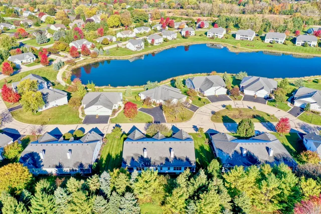 $524,900 | N52-w35347 Lighthouse Lane, Oconomowoc, WI 53066