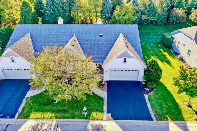 $524,900 | N52-w35347 Lighthouse Lane, Oconomowoc, WI 53066