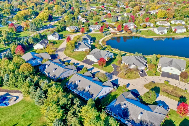 $524,900 | N52-w35347 Lighthouse Lane, Oconomowoc, WI 53066