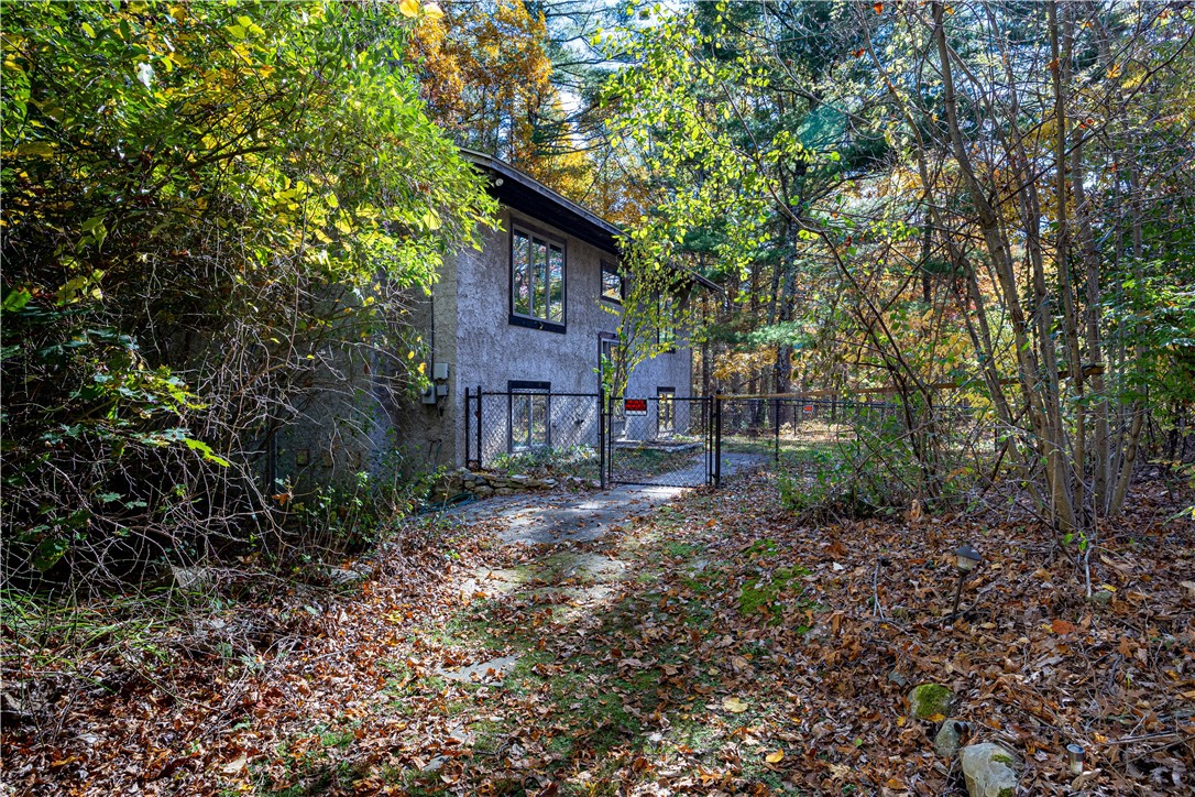 20 Country View Lane Scituate, RI 02857 - Photo 4 of 19