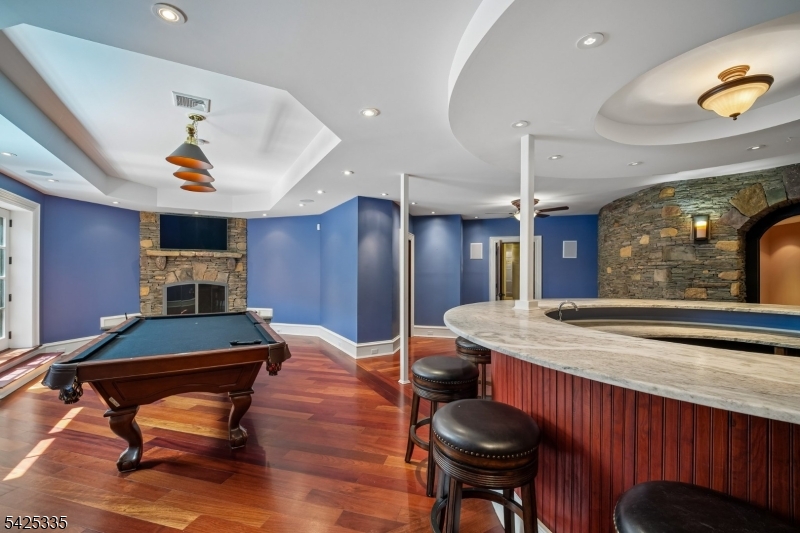 318 Franklin Road Denville, NJ 07834 - Photo 27 of 40 a room with furniture and pool table