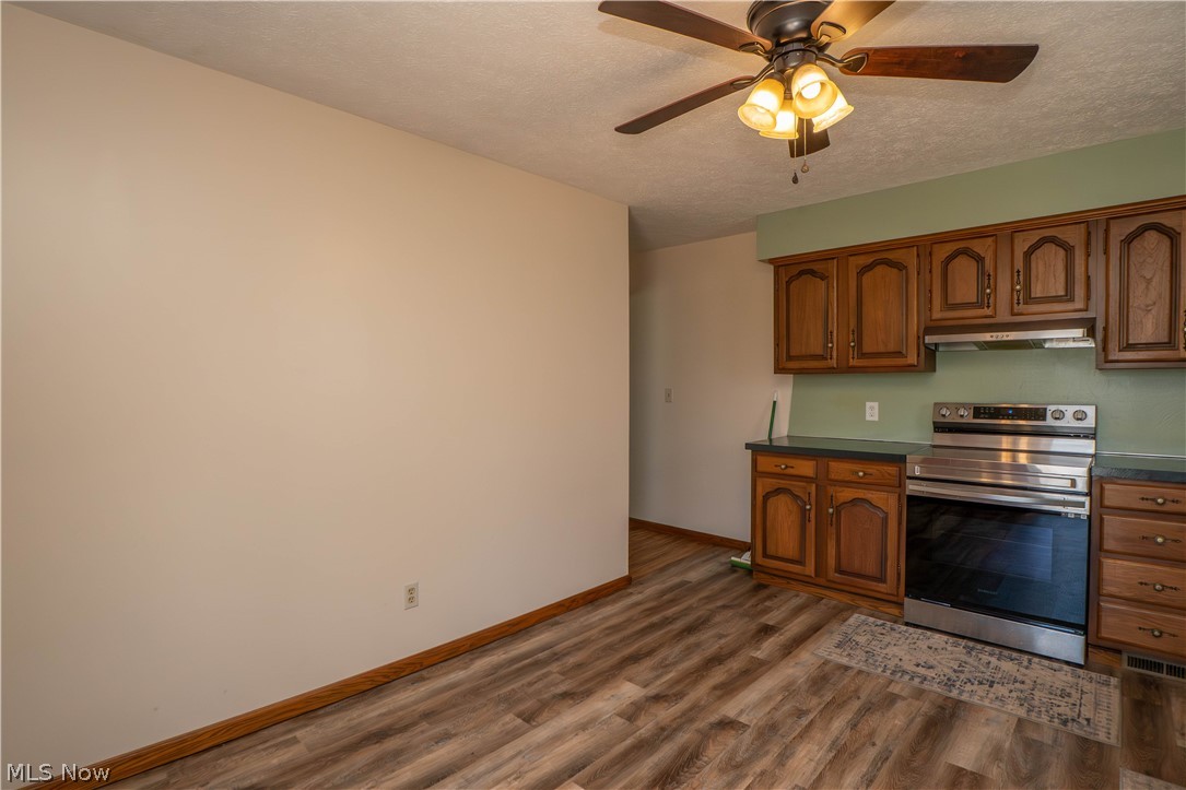 215 8th Street Southwest Massillon, OH 44647 - Photo 13 of 32