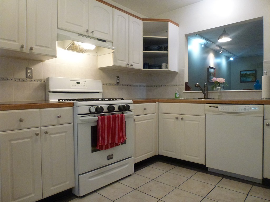 202 Park Place, Unit 202 Raynham, MA 02767 - Photo 7 of 23